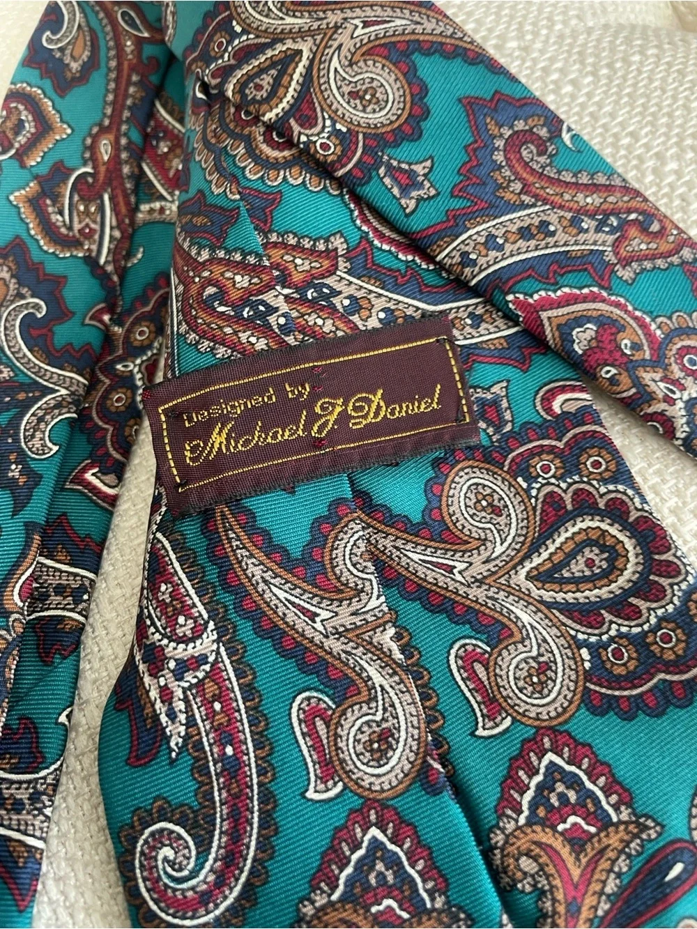 Teal Paisley Men's Silk-Feel Tie - Classic Patterned Accessory